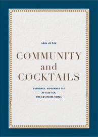 Invitación con borde ornamentado en azul oscuro