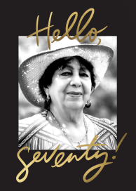 Invitación de cumpleaños con foto y letra dorada