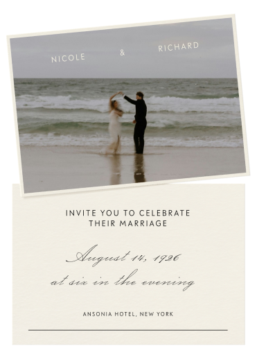 Postage Portrait - Invitación de Paperless Post